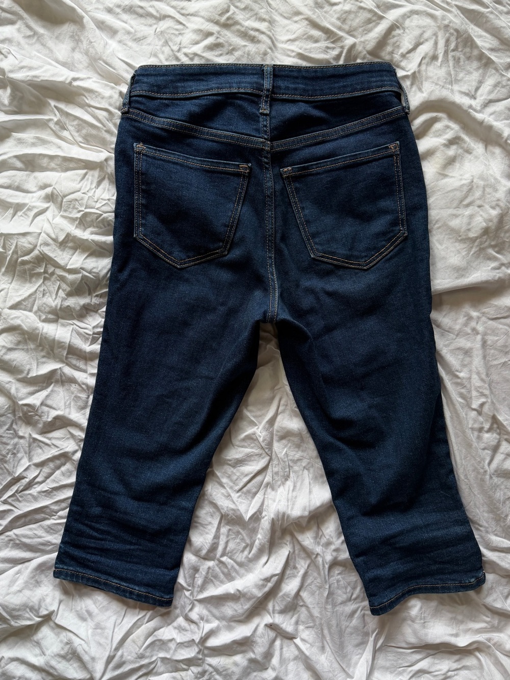 💙Old Navy // High Rise Capri💙 - Picture 4 of 6
